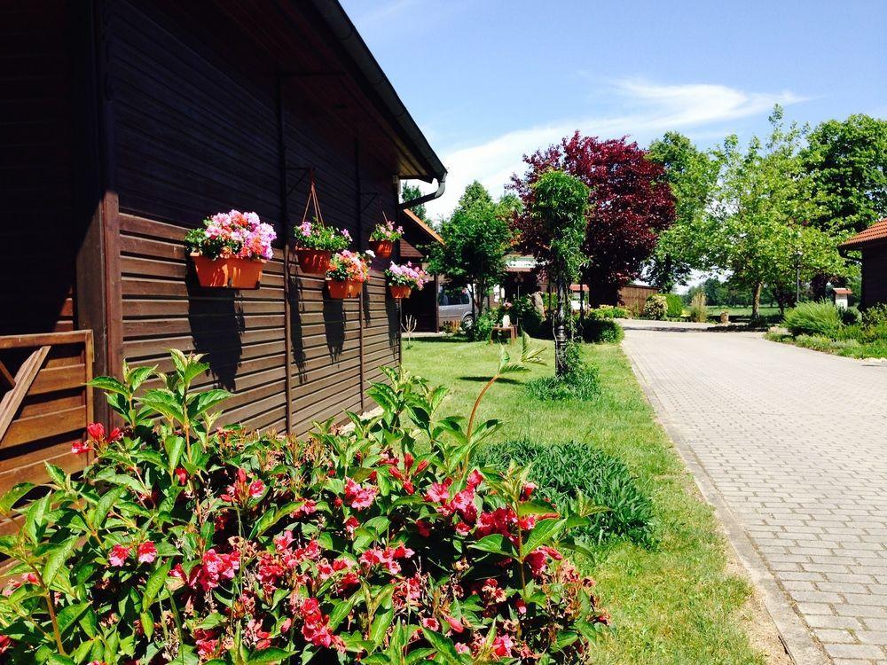 Hotel & Restaurant Zur Spreewaelderin Golssen Exterior photo